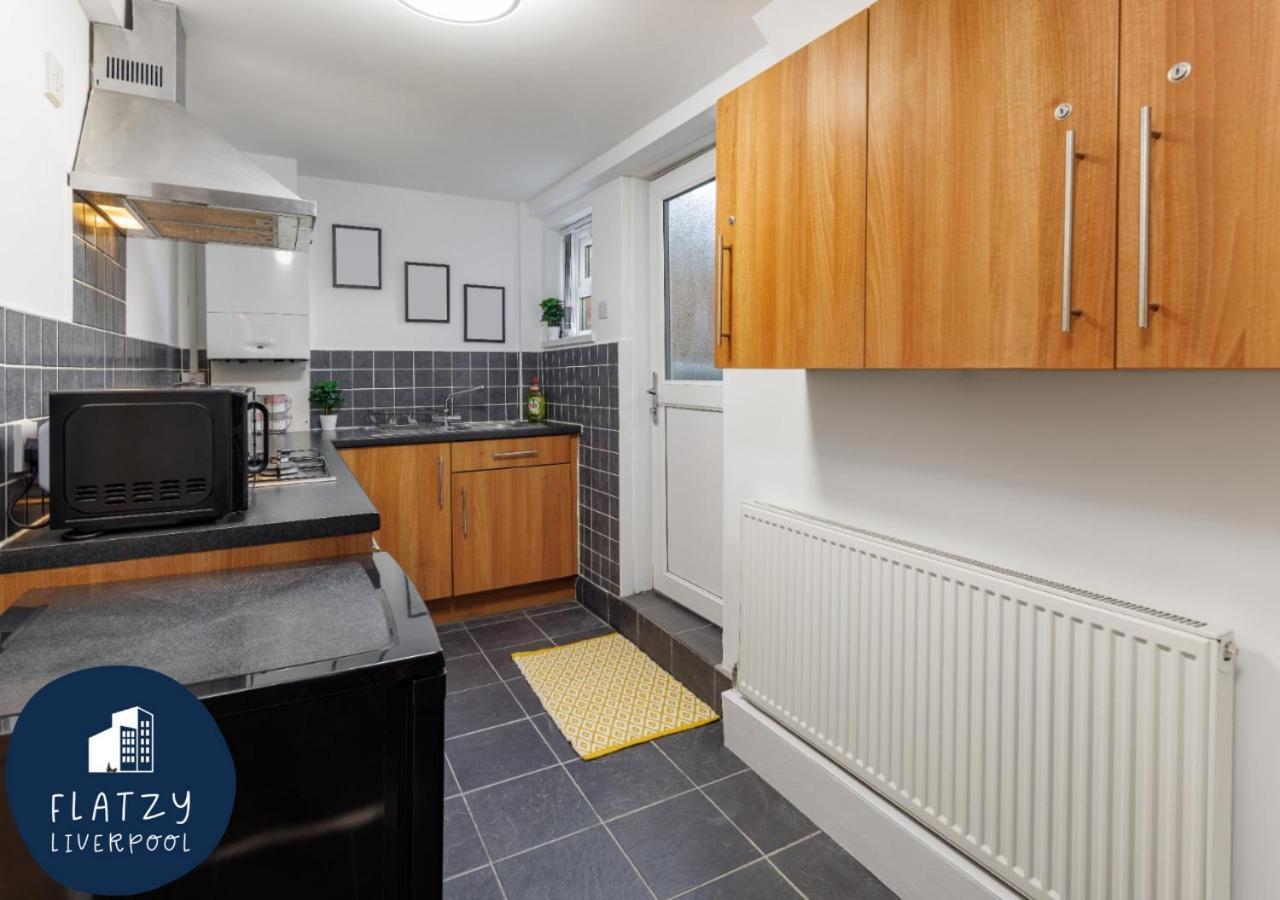 Flatzy - Modern Close To Football Stadiums Apartment *