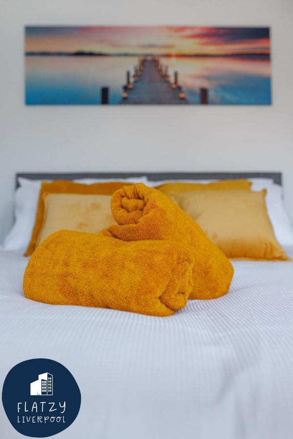 Flatzy - Modern Close To Football Stadiums Apartment *