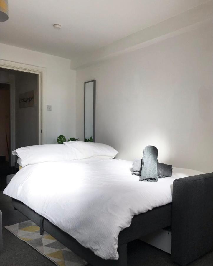 Flatzy - Modern Close To Football Stadiums Apartment