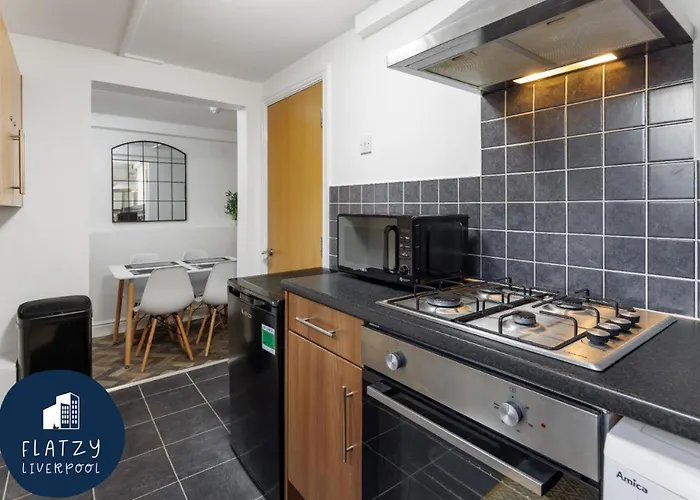 Flatzy - Modern Apartment Close To Football Stadiums